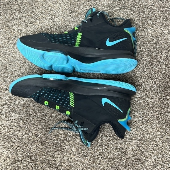 NIKE LEBRON WITNESS V BLACK LIGHT BLUE FURY Sz 14 main image 6